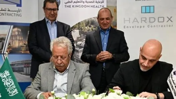 المملكة تُواجه نقص الكوادر الطبية بإنشاء كليات جديدة وتوسيع برامج الابتعاث الصحي.