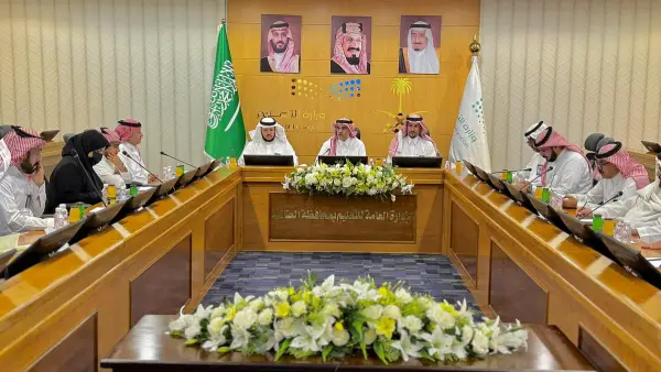 المنظومة التعليمية السعودية: رضا أولياء الأمور والطلاب يصبح مقياساً رئيسياً لتقييم المعلم.