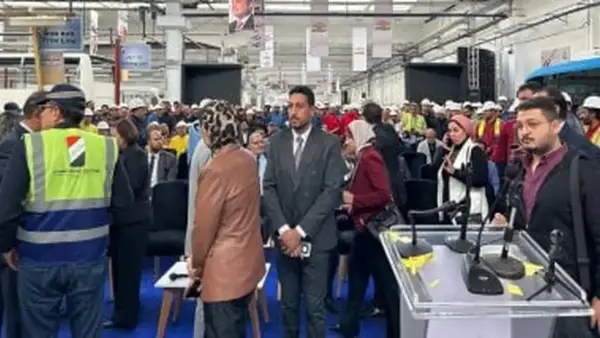 النصر للسيارات تدشن أول دفعة من سيارات الميني باص ضمن خطة تطوير النقل بمشاركة وزير قطاع الأعمال