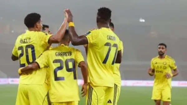 النصر يحسم الجدل: محمد سيماكان خارج قائمة الفريق لمواجهة الفيحاء.