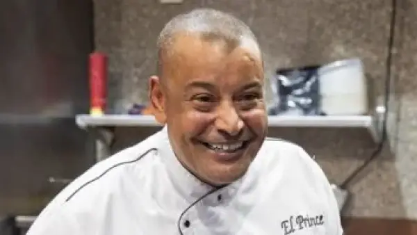 النيابة تحقق في حادثة حرق شقيق ناصر البرنس لنفسه أمام مطعم الشيخ زايد