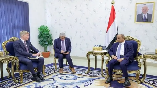 اليمن على شفا الانفجار.. بن بريك يكشف خطة إحياء الاقتصاد تحت الهجمات الحوثية