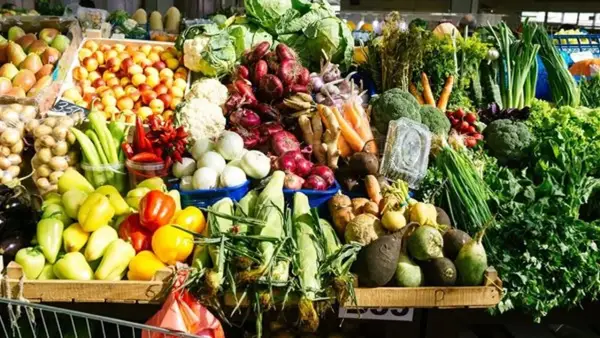 انخفاض أسعار الخضار في سوق العبور اليوم يشمل 9 أصناف أبرزها الطماطم والبصل والبسلة