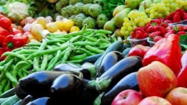 انخفاض أسعار الطماطم والخضروات في الأقصر بسبب زيادة المعروض الأسبوعية