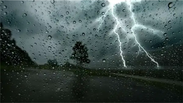 انخفاض حاد في الحرارة وأمطار رعدية ورياح قوية تضرب السواحل وشمال البلاد وجنوب سيناء