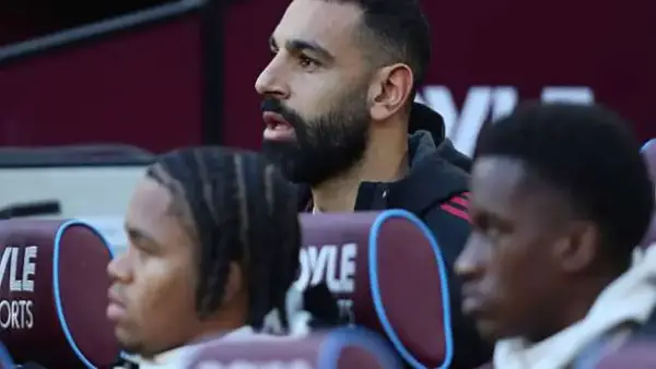 انقسام جماهير ليفربول حول استبعاد محمد صلاح من تشكيل مباراة وست هام