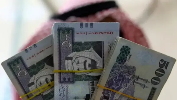 انهيار غير مسبوق للعملة.. شاهد كم وصل سعر الريال مقابل الجنية السوداني