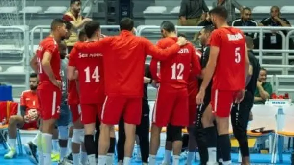 بثلاثة أشواط نظيفة.. فوز ساحق للأهلي على هليوليدو في دوري رجال الطائرة