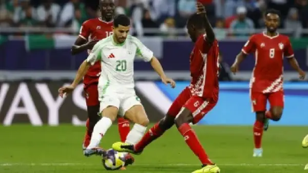 بث مباشر ماتش الجزائر والبحرين الان.. متابعة لحظة بلحظة من ملعب خليفة الدولي في كأس العرب