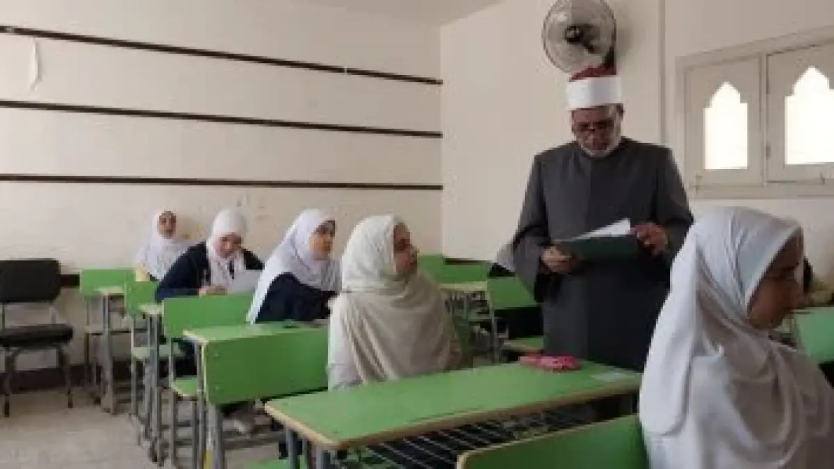 بداية الاختبارات.. انطلاق امتحانات الترم الأول لطلاب صفوف النقل بالثانوي الأزهري