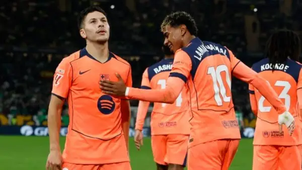 برشلونة يعزز صدارته للدوري الإسباني بفوز مثير 5-3 على ريال بيتيس