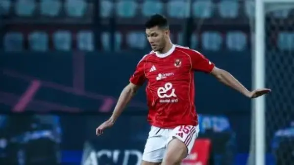 الأهلي يترقب وصول عروض رسمية من الخليج لبيع أشرف داري