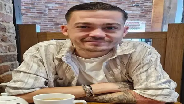 بطارية تحت الجلد توقف القيء اليومي لـمراهق بريطاني يعاني اضطرابًا نادرًا