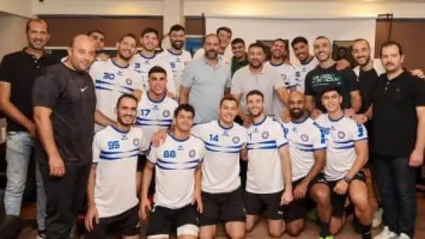 بعد أن كاد يغيب عن البطولة.. فريق اليد بسموحة ينهي أزمة التأشيرات ويطير إلى الإمارات.