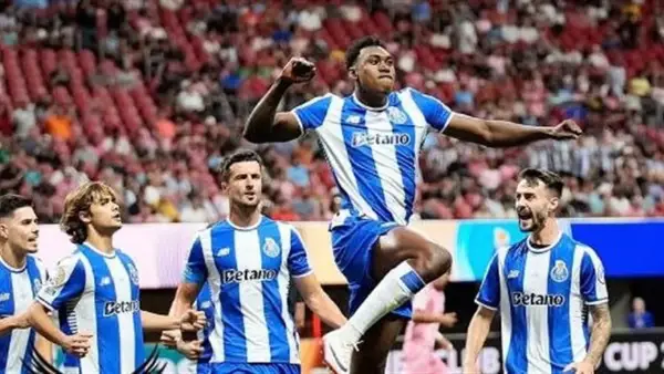 بورتو يعزز فرصه في الدوري الأوروبي بفوز ساحق على نيس 3-0