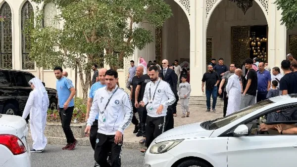 بيراميدز يؤدي صلاة الجمعة داخل فندق في لوسيل خلال استعداداته لمباريات قطر