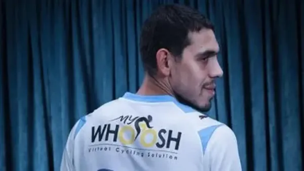 بيراميدز يكرم محمد حمدي بعد إكمال 300 مباراة في مسيرته الاحترافية