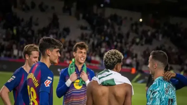 تأخير إقلاع طائرة برشلونة لمواجهة ريال بيتيس بسبب الضباب يهدد جدول الدوري الإسباني