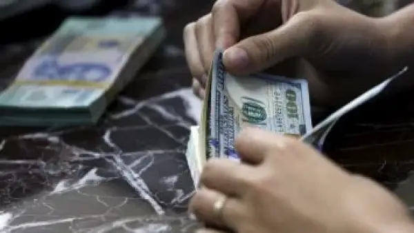 تحت 48 جنيهاً.. سعر شراء الدولار يسجل تراجعاً مفاجئاً قبل جلسة التداول الجديدة