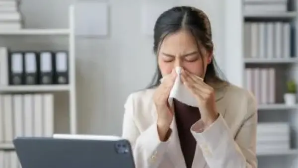 تحذير وزارة الصحة.. مخاطر طبية تهدد مستخدمي حقنة البرد في علاج الإنفلونزا