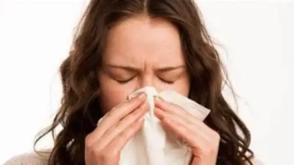 تخفيف صداع الجيوب الأنفية لا يتطلب دواءً دائمًا.. 5 خطوات منزلية بسيطة لتقليل الضغط والألم.