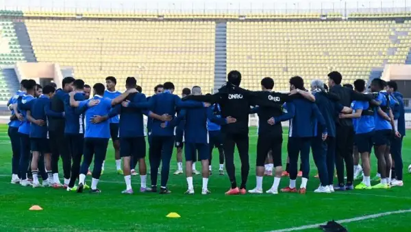 تدريب الزمالك على ملعب مباراة كايزر تشيفز باستاد بيتر موكابا استعدادًا لمواجهة حاسمة