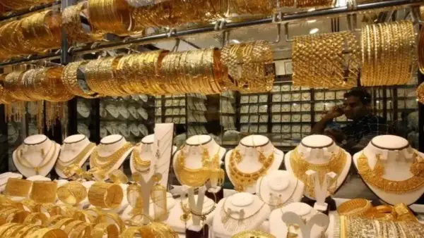 تراجع سعر جرام الذهب عيار 21 الإثنين 15 ديسمبر 2025 وتأثيره على سوق الصاغة