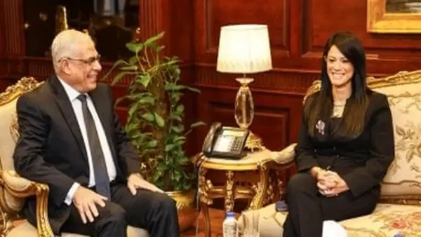 تسليم 17 مركز تكنولوجيا متنقلا يعزز قدرات النيابة في مواجهة القضايا الإلكترونية