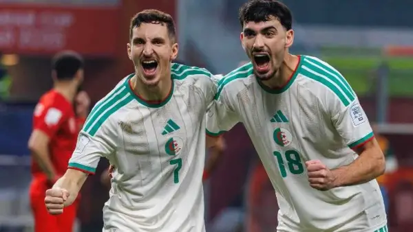 تشكيل الجزائر والعراق الرسمي في قمة كأس العرب 2025 يحدّد معالم الجولة الثالثة لمنافسات المجموعة الرابعة