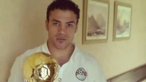 عمرو زكى: اتحاد الكرة مش بيحمى حسام حسن.. وأمى مقهورة بسببى