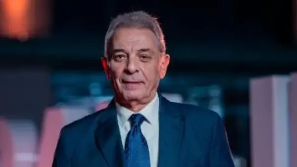 تطورات مفاجئة.. الحالة الصحية للفنان محمود حميدة بعد مغادرته المستشفى وتفاصيل حالته الراهنة