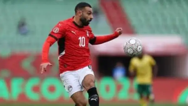تعادل سلبي بين منتخب الفراعنة وجنوب أفريقيا بعد 15 دقيقة.. وصلاح يهدر الأول.. صور