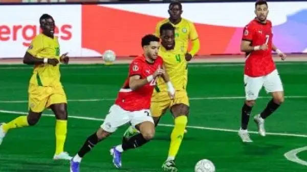 منتخب مصر يتعادل مع زيمبابوى 1 - 1 بعد 75 دقيقة ويواصل الضغط لتسجيل هدف الفوز.. صور
