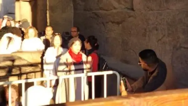 تعامد الشمس على مقصورة قدس الأقداس بمعابد الكرنك يجذب آلاف السياح سنويًا