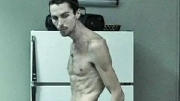 تفاحة وعلبة تونة يومياً.. النظام الغذائي الذي أفقد كرستيان بيل 28 كيلو من وزنه