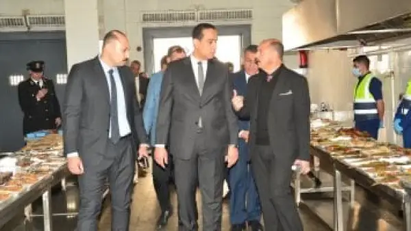 تفتيش مفاجئ.. المحامي العام يتفقد مركز إصلاح 15 مايو لمتابعة أوضاع النزلاء