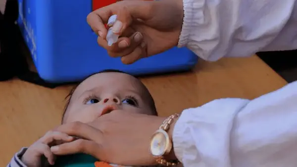 تلقيح 4.5 ملايين طفل.. انطلاق الحملة الوطنية للتلقيح ضد شلل الأطفال عبر ثلاثة مراحل بداية من اليوم