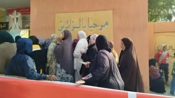 توافد سيدات مدينة 15 مايو بكثافة على لجان انتخابات مجلس النواب يعزز المشاركة النسائية في الحياة السياسية