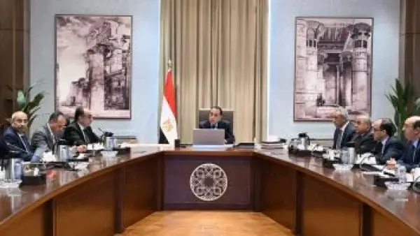 توجيهات رئاسية.. تحركات حكومية عاجلة لتسريع تنفيذ منظومة التأمين الصحي الشامل وجدولها الزمني