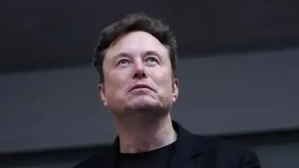 ثروة تاريخية.. كيف يقترب إيلون ماسك من تحقيق أول تريليون دولار بالعالم؟