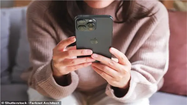 ثغرات WebKit.. أبل تحذر 1.8 مليار مستخدم من مخاطر اختراق هواتف آيفون