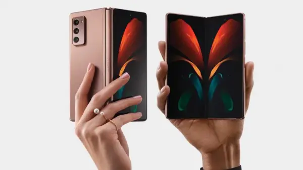 ثورة الهواتف القابلة للطي.. سامسونج تستعد لإطلاق هاتف بمواصفات خارقة لمنافسة آبل