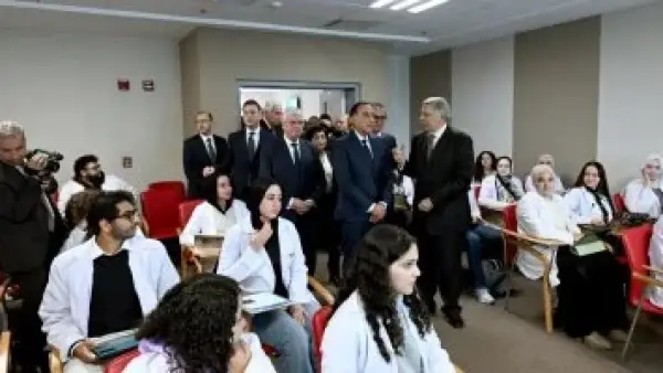 جولة تفقدية بالجامعة.. رئيس الوزراء يتابع سير العمل في مستشفى الجيزة الجديدة الميداني