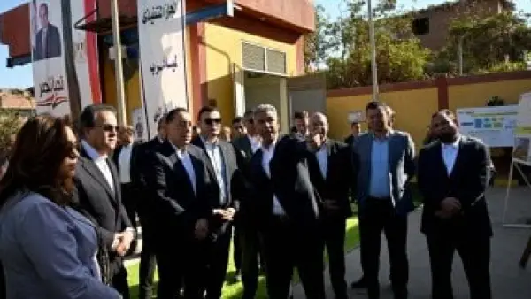 جولة تفقدية بالصف.. رئيس الوزراء يتابع مشروع التدشين بمحطة رفع الفهميين