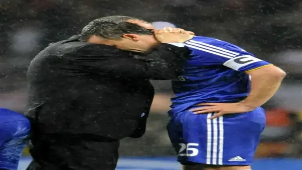 جون تيري يعيد كشف معاناة الإحباط النفسي بعد إهدار ركلة الجزاء الحاسمة في نهائي دوري أبطال أوروبا 2008