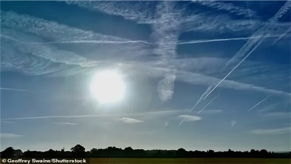 خبير جيولوجي يربط برنامجاً أميركياً سرّياً برش مواد نانوية في الغلاف الجوي ويثير جدلاً حول التحكم في الطقس
