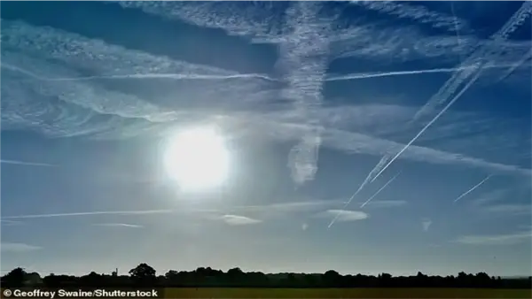 خبير جيولوجي يربط برنامجاً أميركياً سرّياً برش مواد نانوية في الغلاف الجوي ويثير جدلاً حول التحكم في الطقس