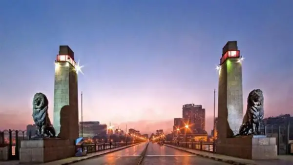 خريطة المسارات البديلة.. خطة التحويلات المرورية بعد إغلاق كوبري قصر النيل كلياً بطول اليوم