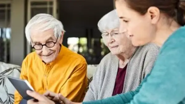 خطر الإصابة بالخرف يتراجع 40%.. دراسة تكشف دور الموسيقى في حماية من تجاوزوا السبعين.