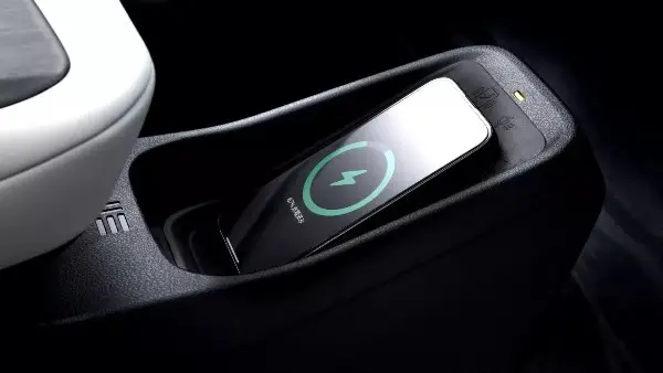 خطر داهم.. 3 أسباب تمنعك من استخدام الهاتف أثناء قيادة السيارة